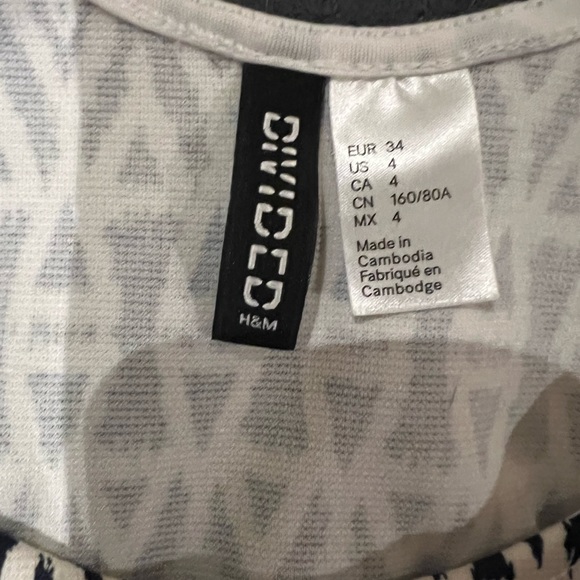 H&M stretchy dress - Picture 3 of 3